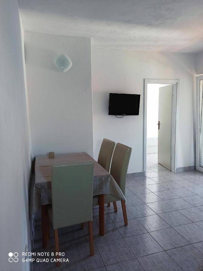 Boni02 Apartamento Gdinj Exterior foto