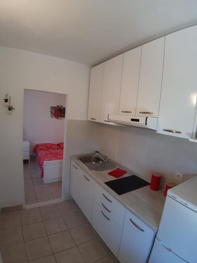 Boni02 Apartamento Gdinj Exterior foto