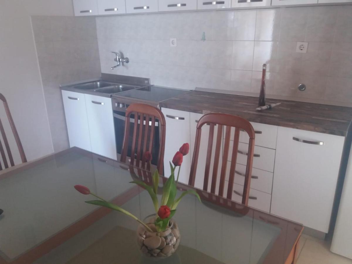Boni02 Apartamento Gdinj Exterior foto