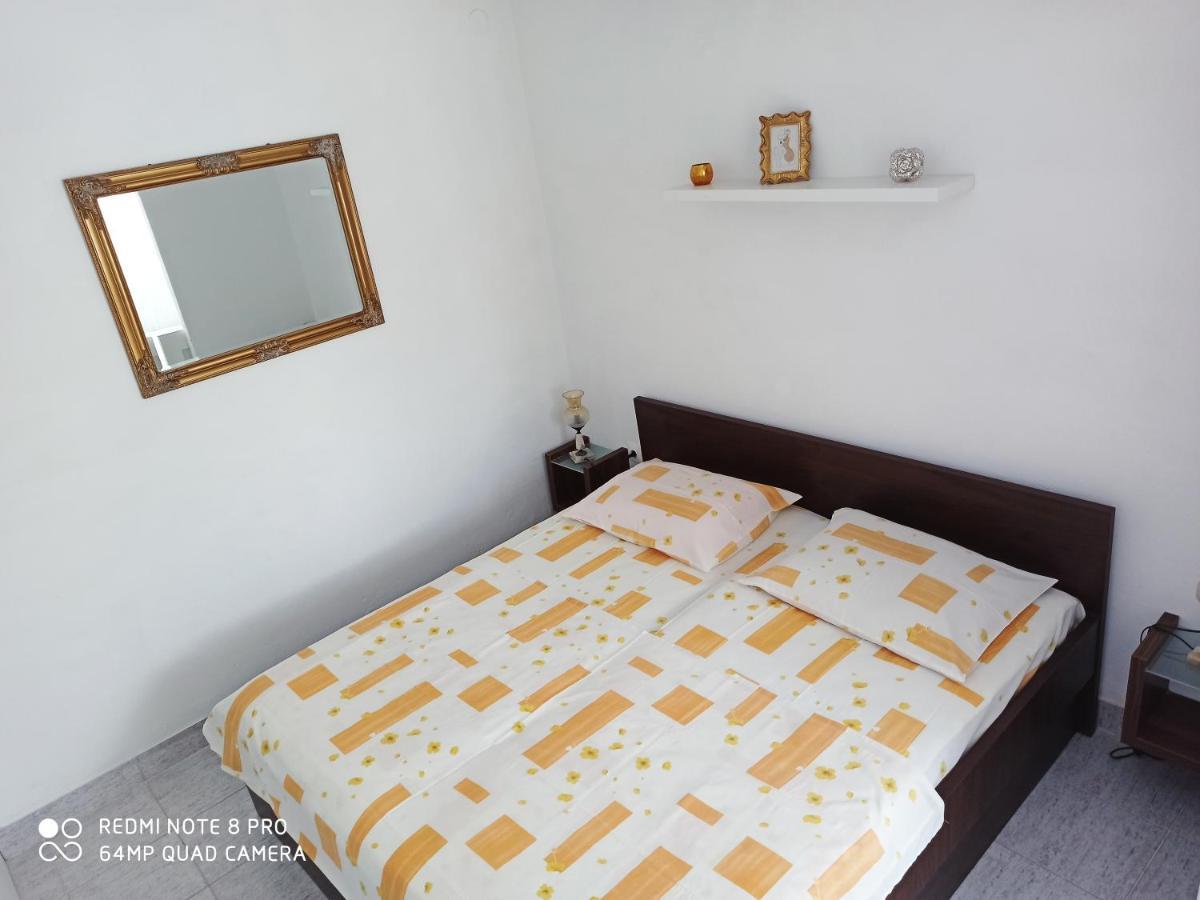 Boni02 Apartamento Gdinj Exterior foto