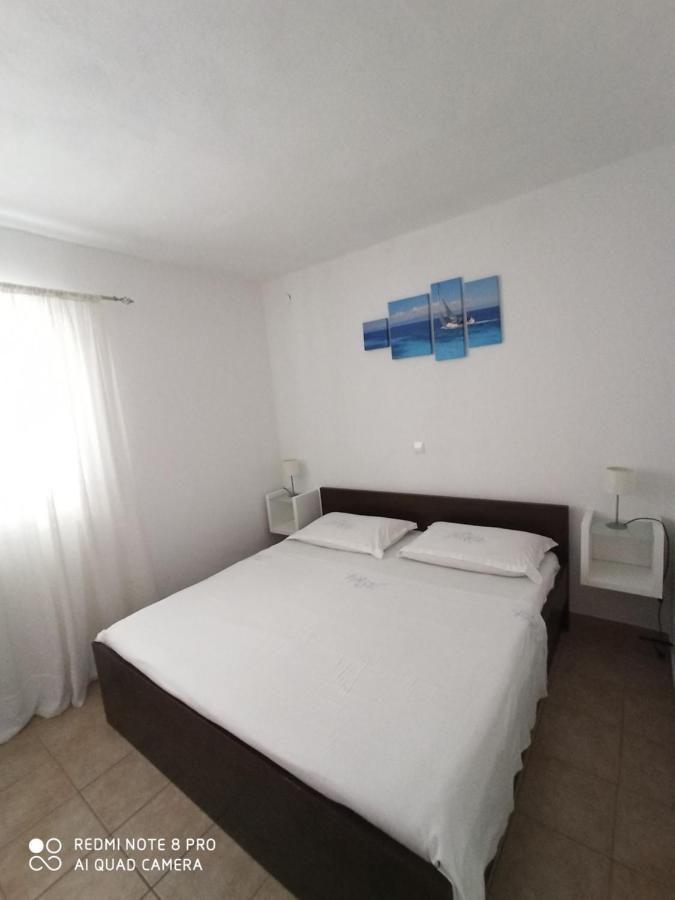 Boni02 Apartamento Gdinj Exterior foto