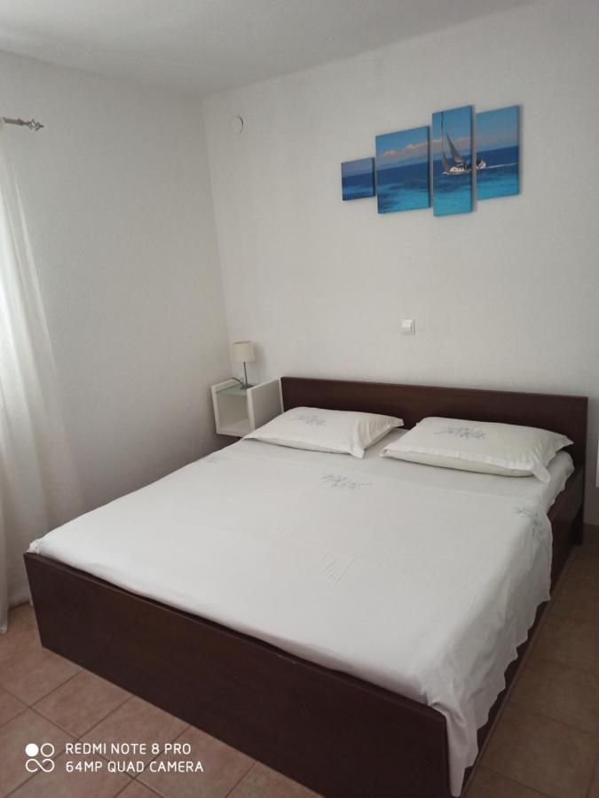 Boni02 Apartamento Gdinj Exterior foto
