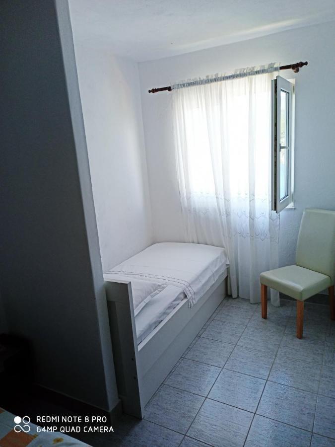 Boni02 Apartamento Gdinj Exterior foto